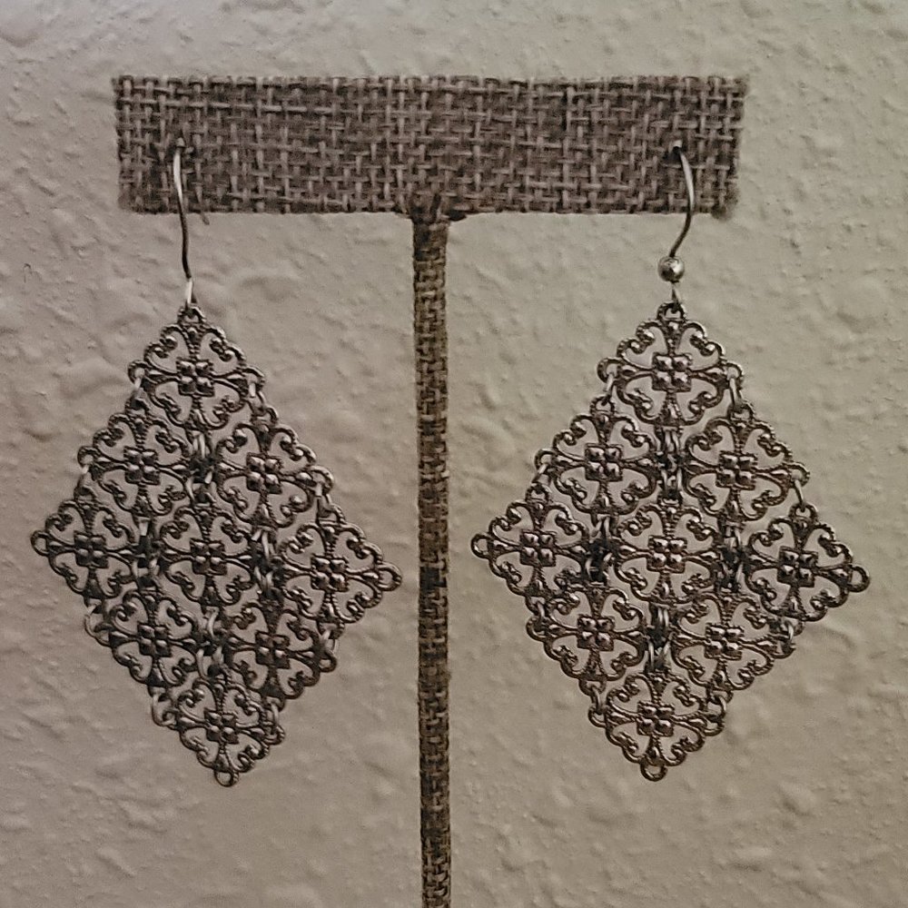Earrings Silver Tone Movable Mesh Dangle Hook Pierced Style Fashion Jewelry